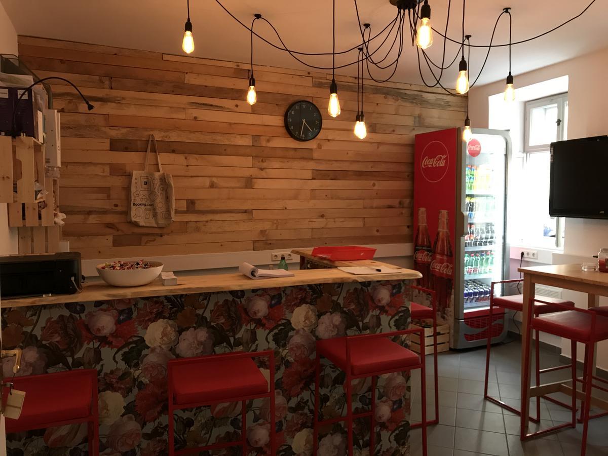 Boutique Hostel Zum Goldenen Kegel Виена Екстериор снимка