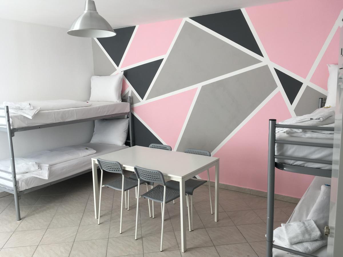 Boutique Hostel Zum Goldenen Kegel Виена Екстериор снимка