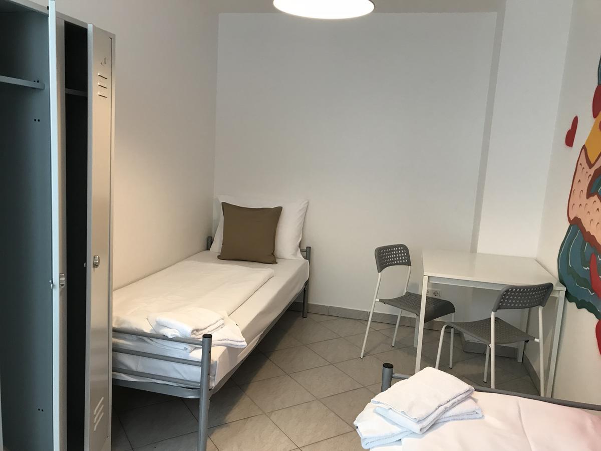 Boutique Hostel Zum Goldenen Kegel Виена Екстериор снимка