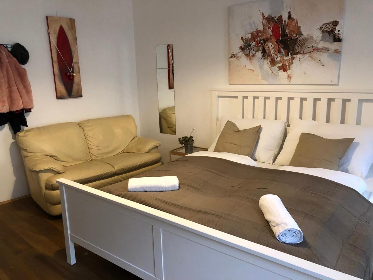 Boutique Hostel Zum Goldenen Kegel Виена Екстериор снимка