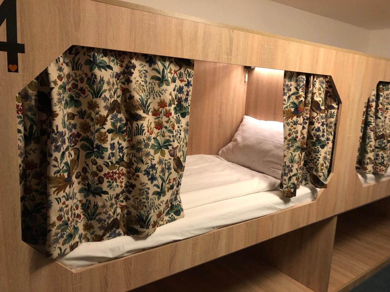Boutique Hostel Zum Goldenen Kegel Виена Екстериор снимка