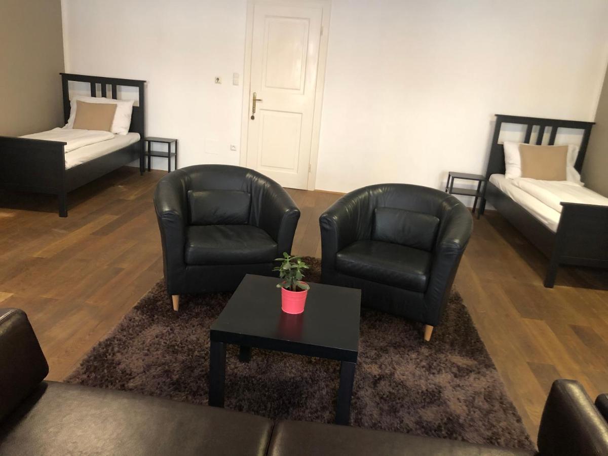 Boutique Hostel Zum Goldenen Kegel Виена Екстериор снимка